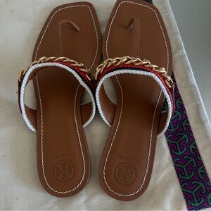 Tory Burch
Leather sandals
